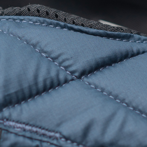 porte-bebe_Polyester_macro