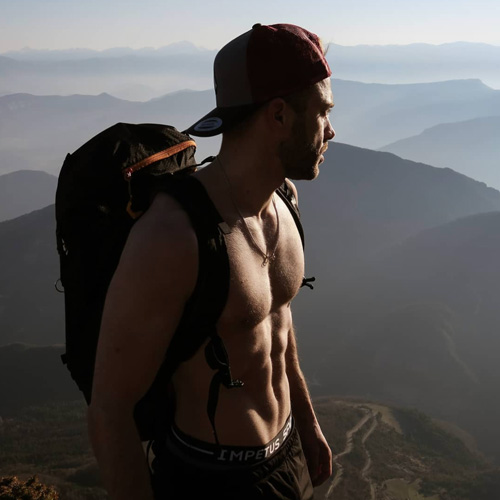 Remi Astegiano torse-nu montagne